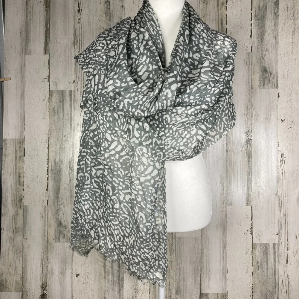 Calvin Klein Womens Gray Leopard Print Wrap Scarf